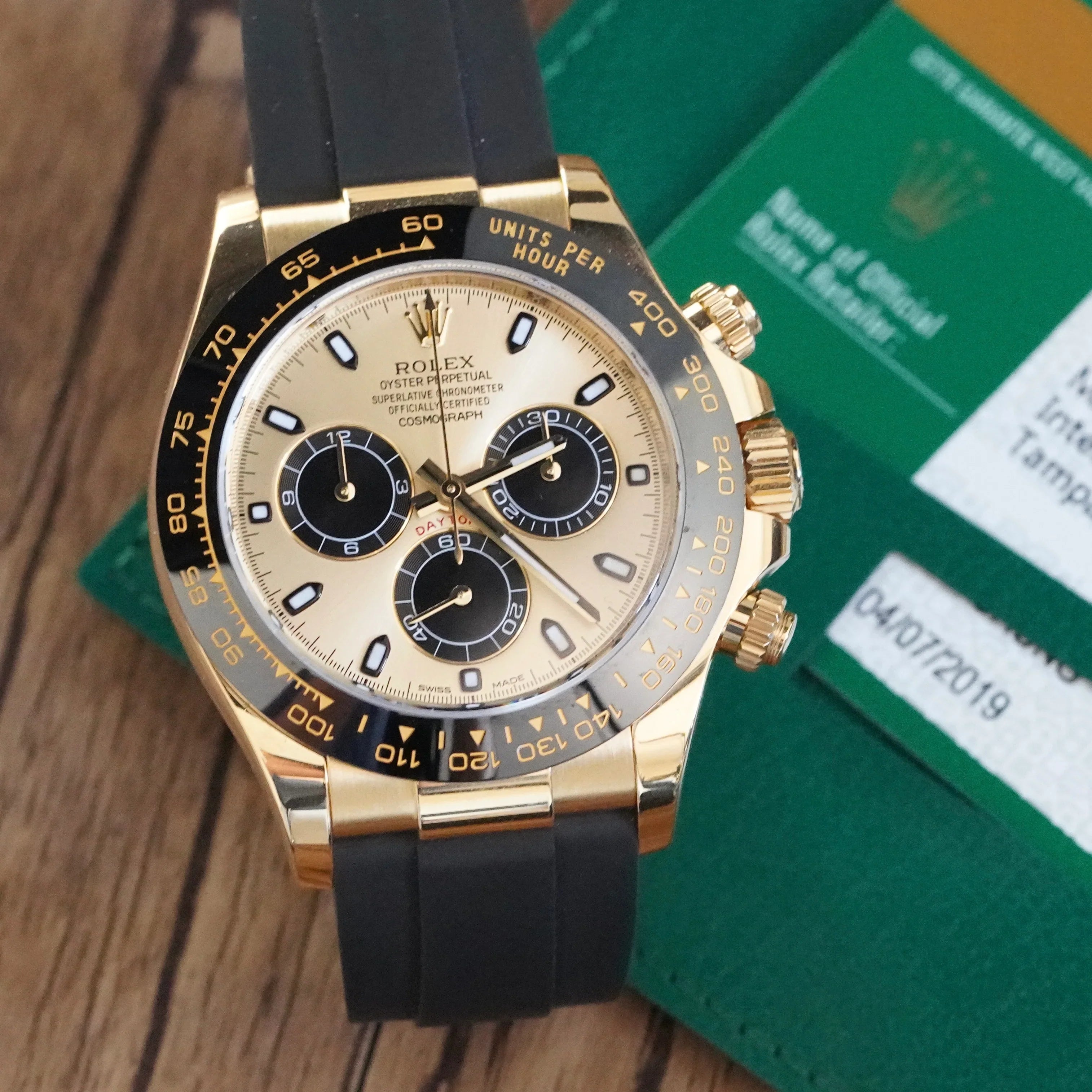 Rolex Cosmograph Daytona, Champagne dial, Oysterflex strap, Yellow gold Watch 116518ln-0048