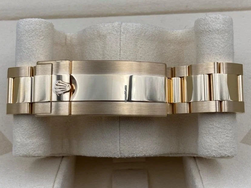 Submariner Date 41mm Black Dial Yellow Gold 126618LN Unworn 2021.
